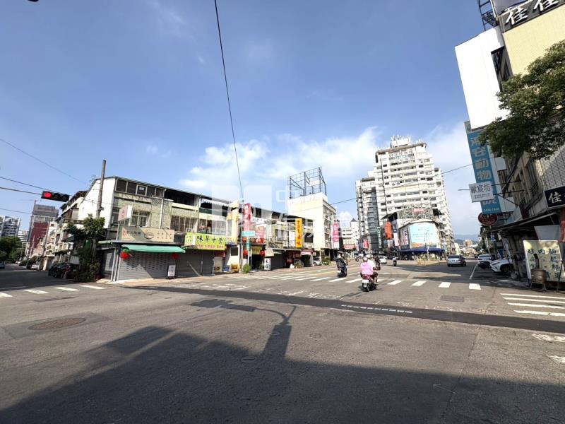 正東山路透店房屋室內格局與周邊環境