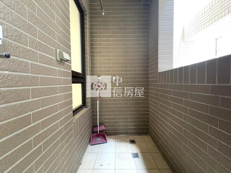 亞大Hello City兩房車位房屋室內格局與周邊環境