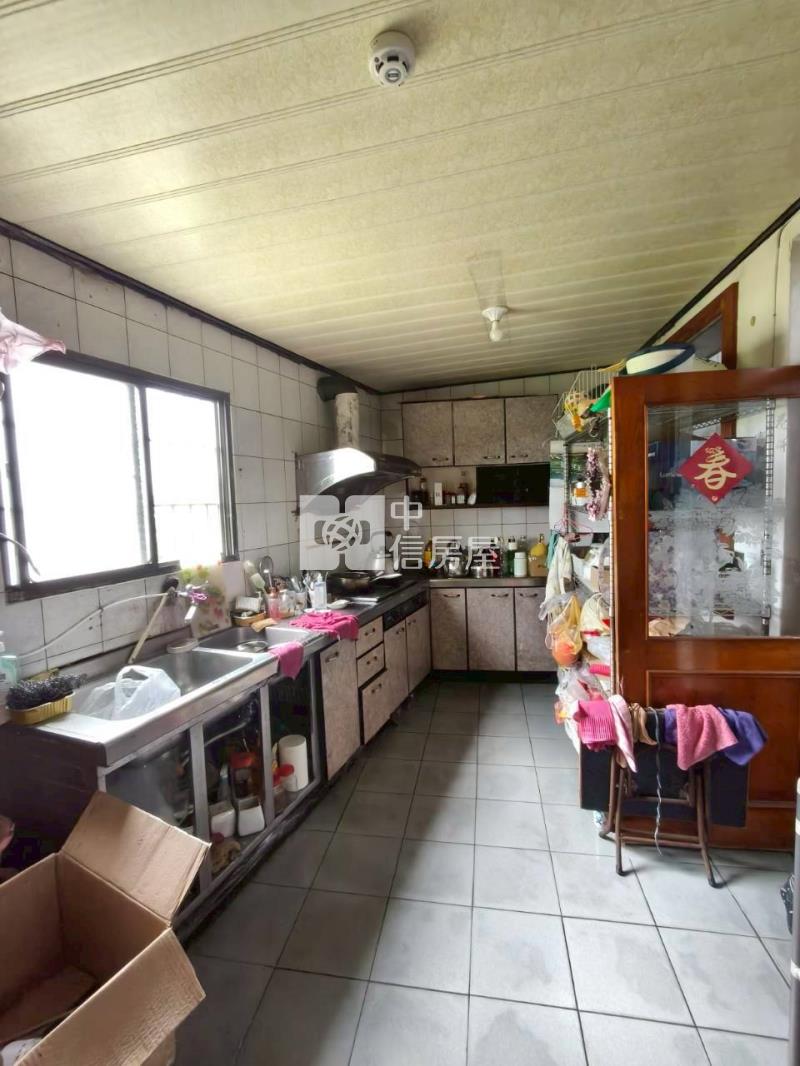 斗六河南街雙車庫美墅房屋室內格局與周邊環境