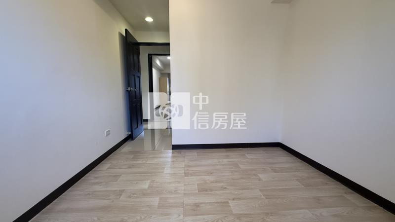 青埔站前大三房景觀+車位房屋室內格局與周邊環境