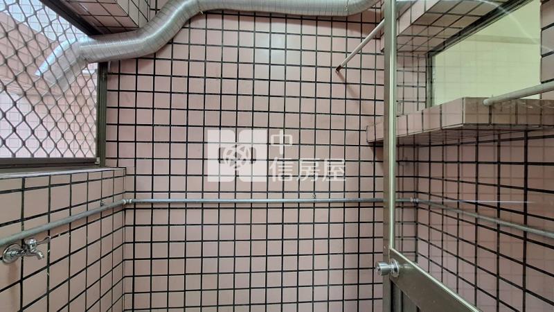 文心百利三房車位精裝美廈房屋室內格局與周邊環境