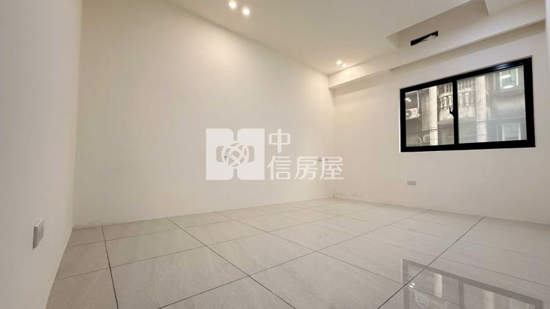 體育園區整理透天房屋室內格局與周邊環境