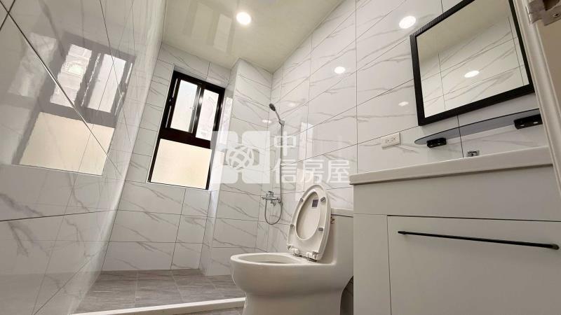 體育園區整理透天房屋室內格局與周邊環境