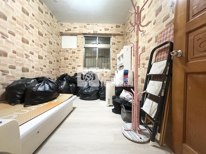 龍岡操場一樓孝親四房房屋室內格局與周邊環境