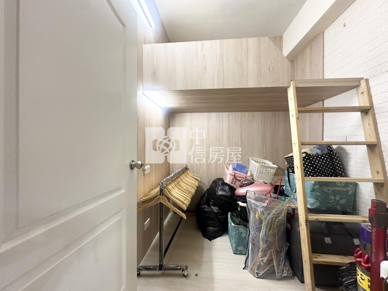 龍岡操場一樓孝親四房房屋室內格局與周邊環境