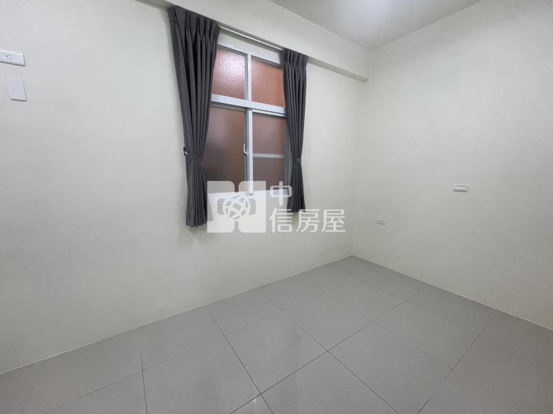 小港桂林商圈大面寬臨路透天店面(A)房屋室內格局與周邊環境
