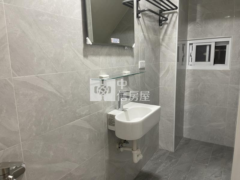 小港桂林商圈大面寬臨路透天店面(A)房屋室內格局與周邊環境