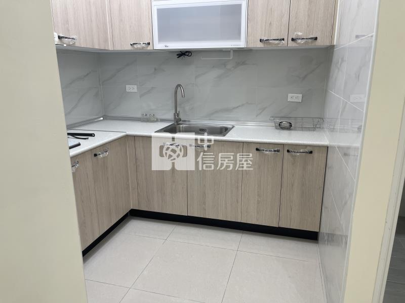 小港桂林商圈大面寬臨路透天店面(A)房屋室內格局與周邊環境