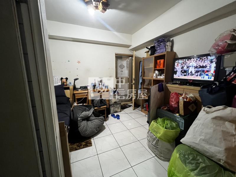 [首璽團隊]中原商圈低總價收租套房房屋室內格局與周邊環境