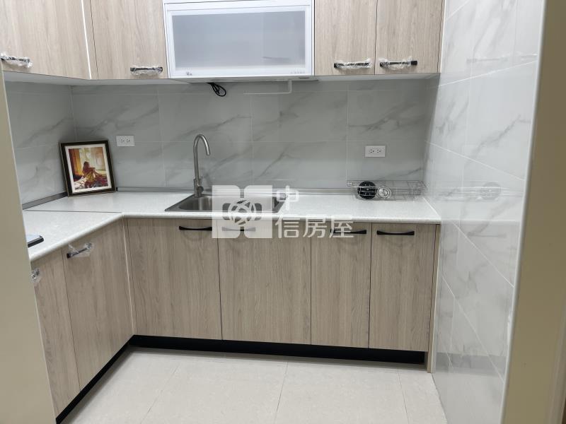 小港桂林商圈大面寬臨路透天店面(B)房屋室內格局與周邊環境