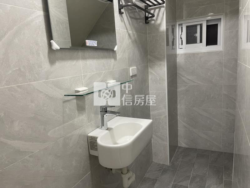 小港桂林商圈大面寬臨路透天店面(B)房屋室內格局與周邊環境