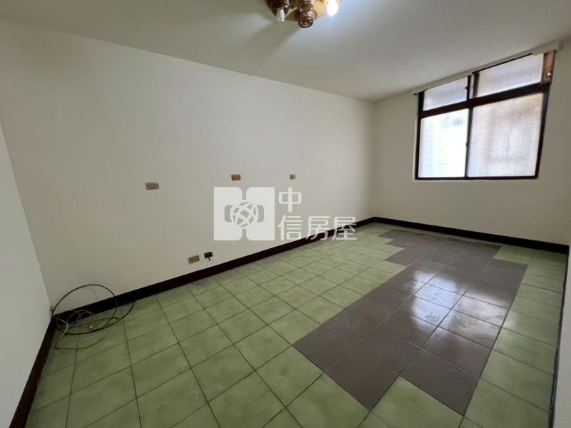 中壢體育園區透天房屋室內格局與周邊環境