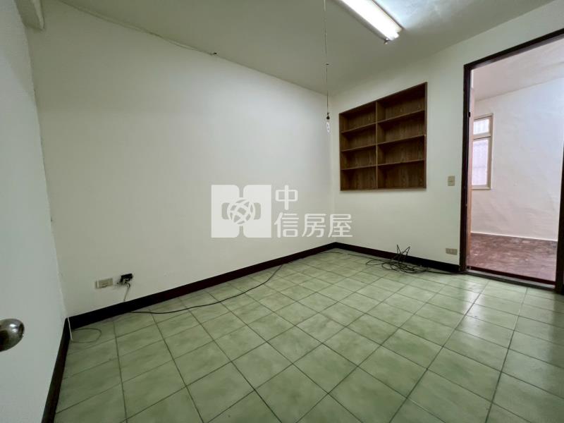 中壢體育園區透天房屋室內格局與周邊環境