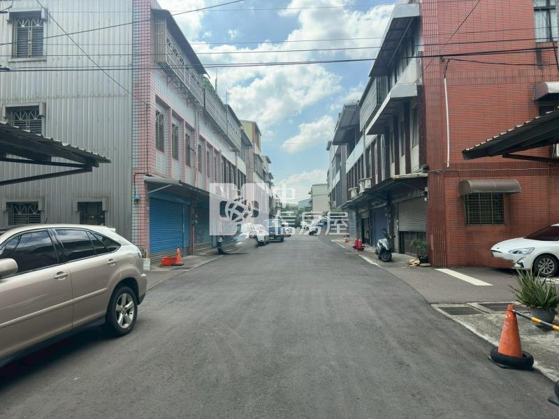 低總價統一社區透天房屋室內格局與周邊環境