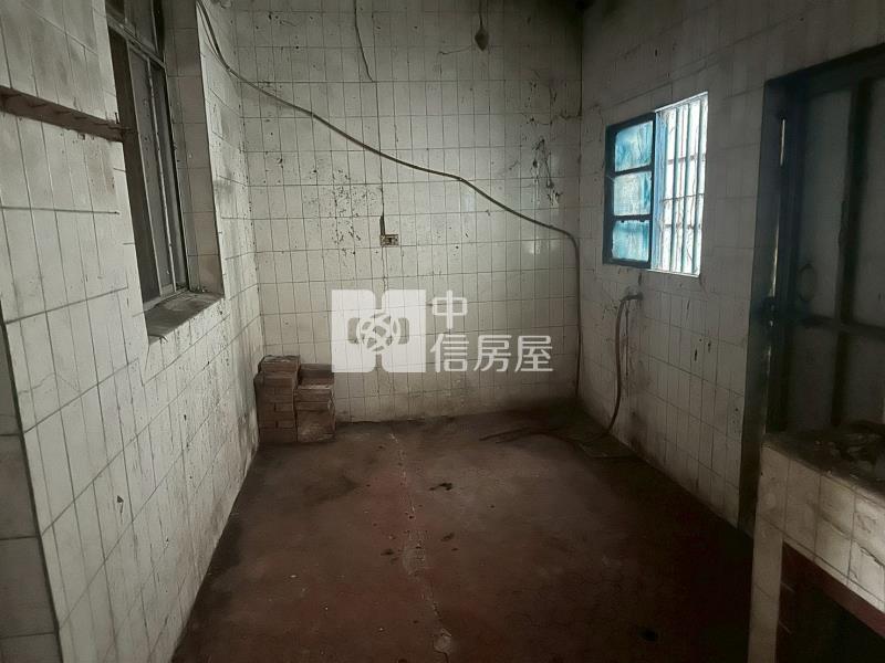 低總價統一社區透天房屋室內格局與周邊環境