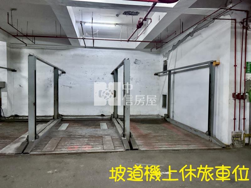 東榮商圈仁愛醫院三面採光無障礙大三房休旅車位視野戶房屋室內格局與周邊環境