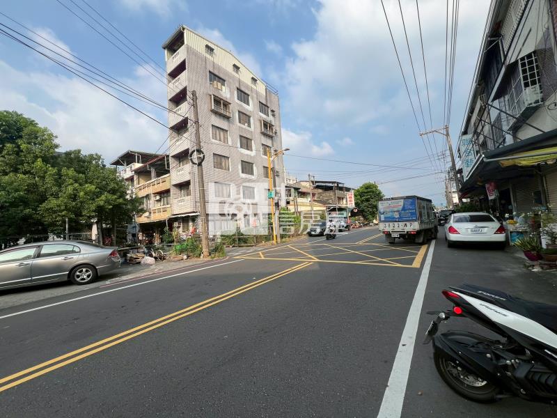 斗六正榮譽路優質店住房屋室內格局與周邊環境