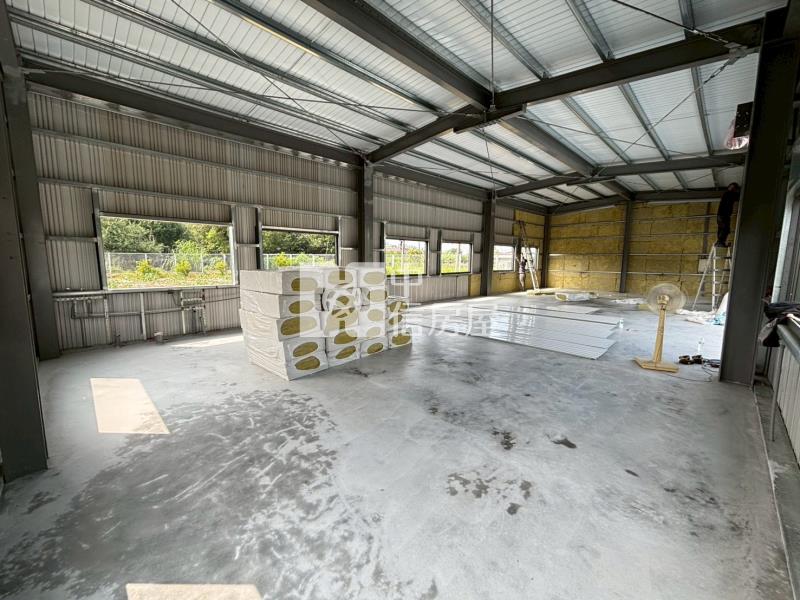 草屯千坪臨路農地配有合法資材室房屋室內格局與周邊環境
