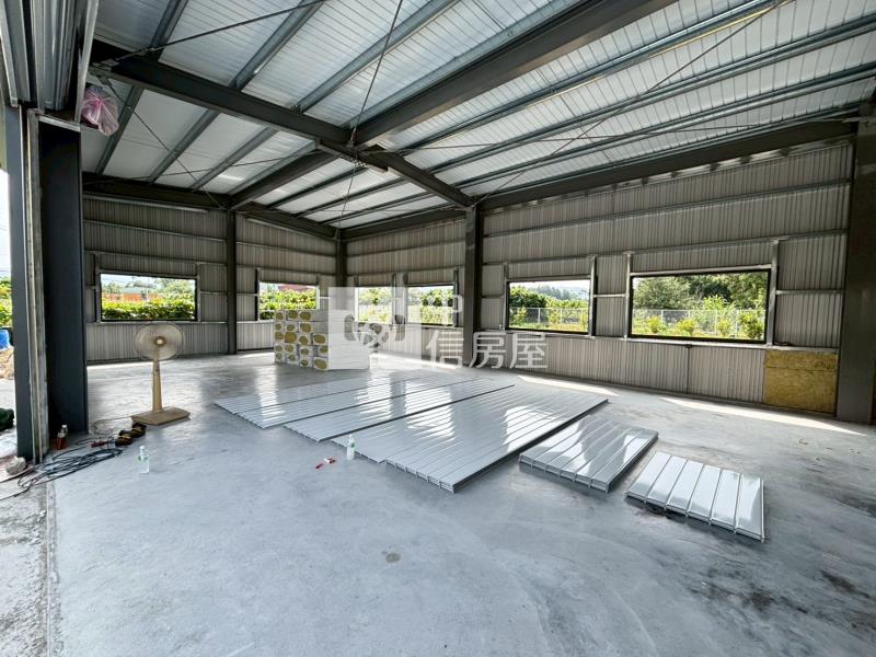 草屯千坪臨路農地配有合法資材室房屋室內格局與周邊環境