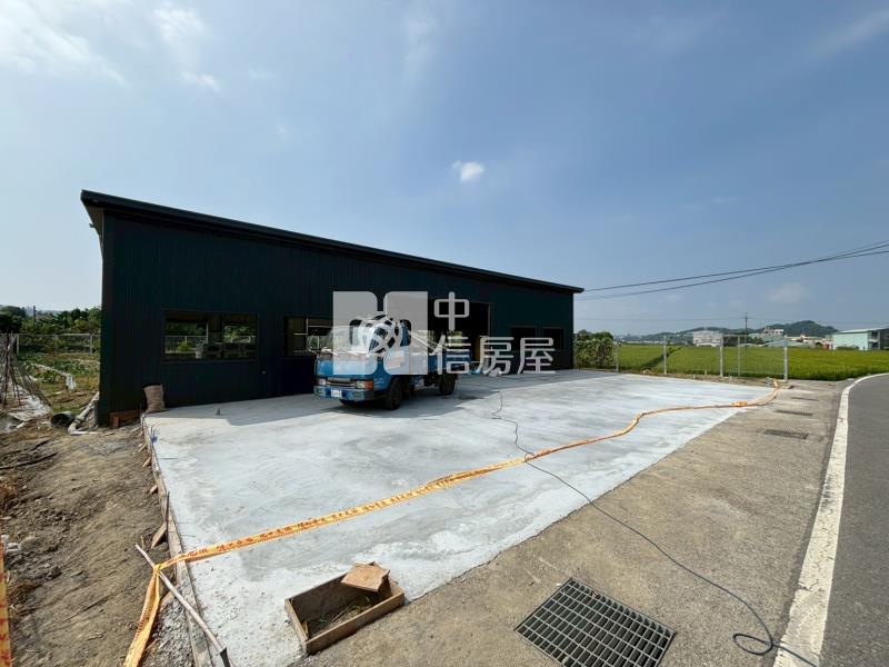 草屯千坪臨路農地配有合法資材室房屋室內格局與周邊環境