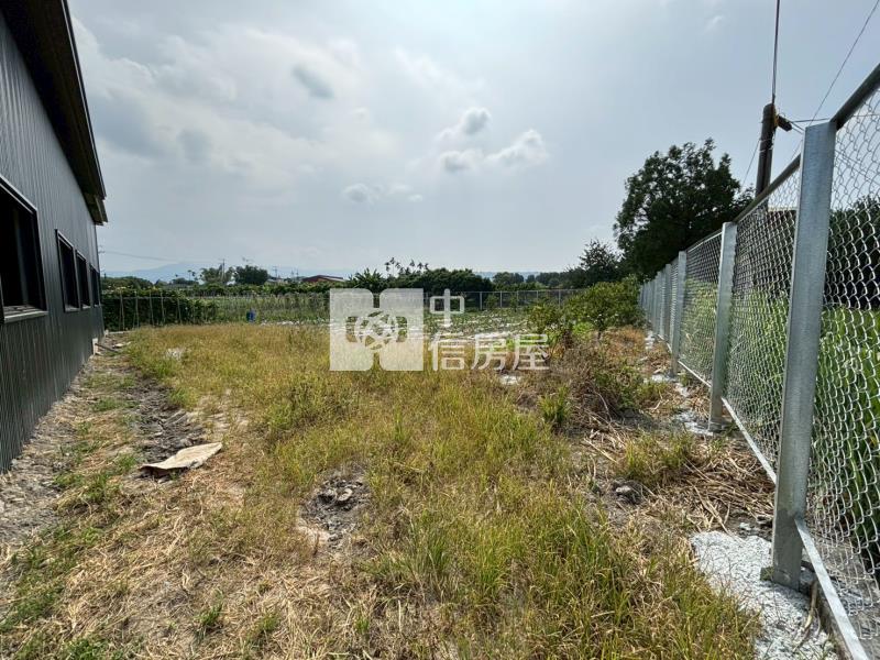 草屯千坪臨路農地配有合法資材室房屋室內格局與周邊環境