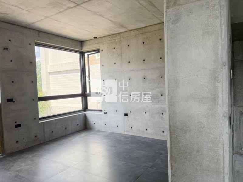 宜蘭河濱清水模農舍房屋室內格局與周邊環境