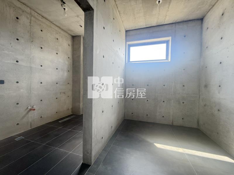 宜蘭河濱清水模農舍房屋室內格局與周邊環境