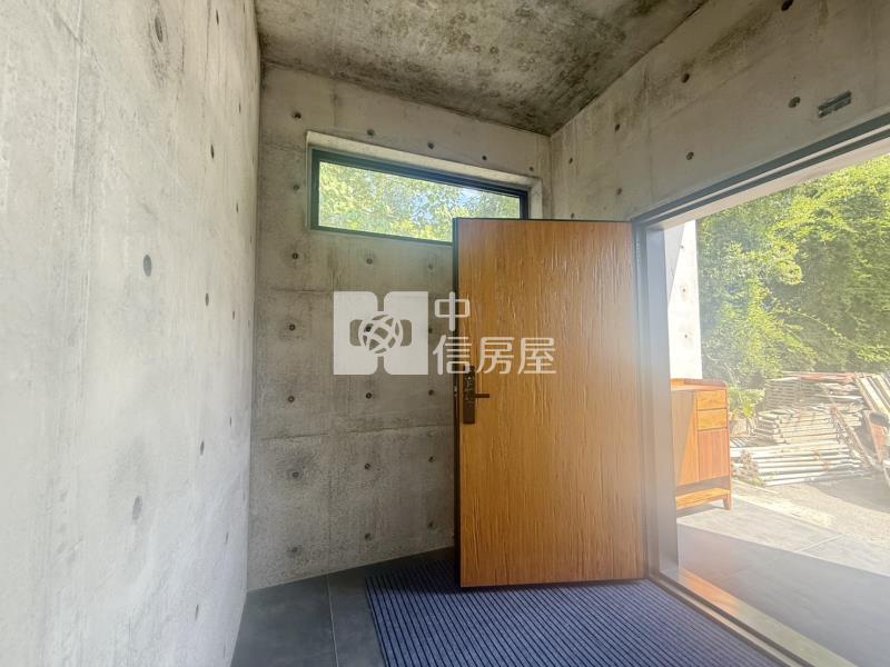 宜蘭河濱清水模農舍房屋室內格局與周邊環境