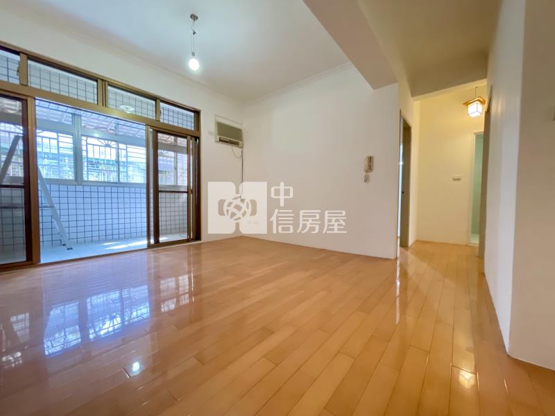 迴龍國中小大三房車房屋室內格局與周邊環境