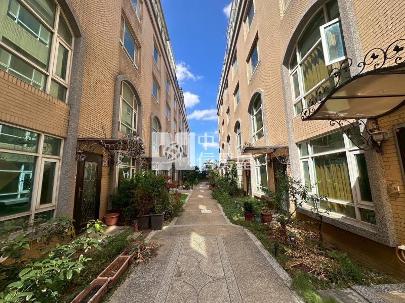 66旁過嶺商圈雙車位美別墅房屋室內格局與周邊環境