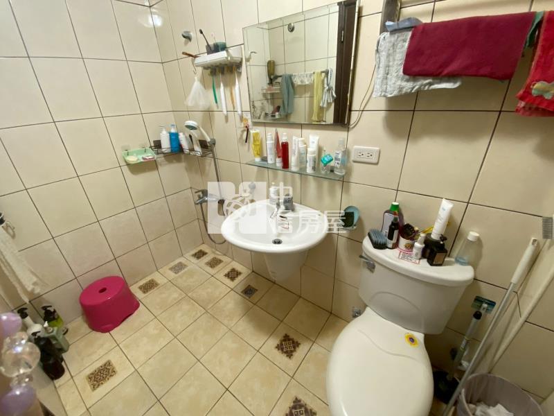 66旁過嶺商圈雙車位美別墅房屋室內格局與周邊環境