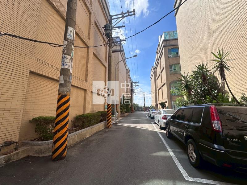 66旁過嶺商圈雙車位美別墅房屋室內格局與周邊環境