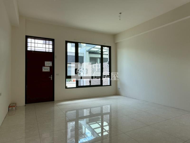 北屯南興公園旁★面寬7.2米電梯別墅房屋室內格局與周邊環境