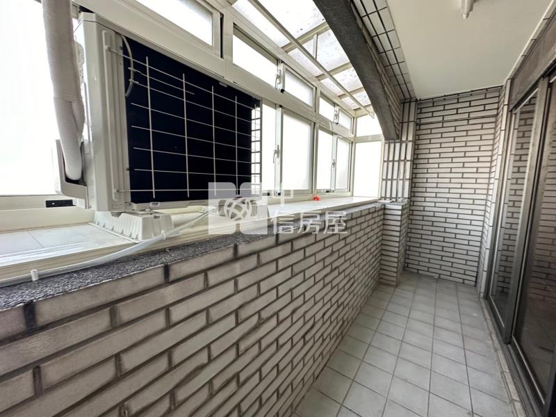 新屋市區重疊別墅房屋室內格局與周邊環境