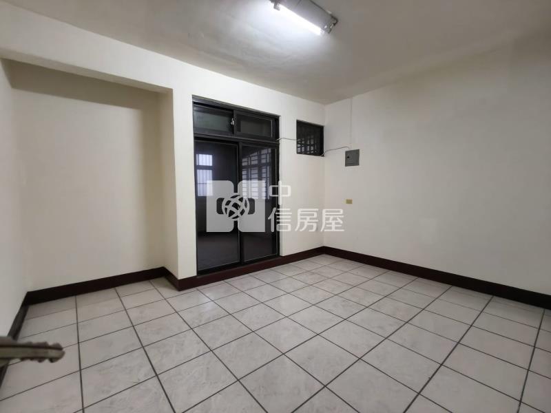 平鎮國高中六房大透天房屋室內格局與周邊環境