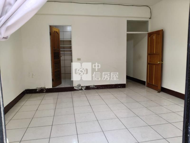 平鎮國高中六房大透天房屋室內格局與周邊環境