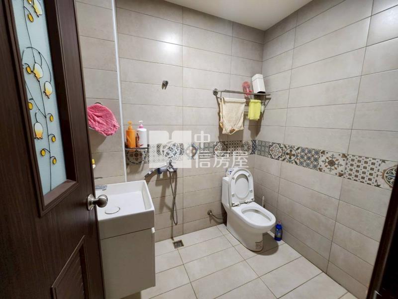 A1-47大車庫有電梯別墅房屋室內格局與周邊環境