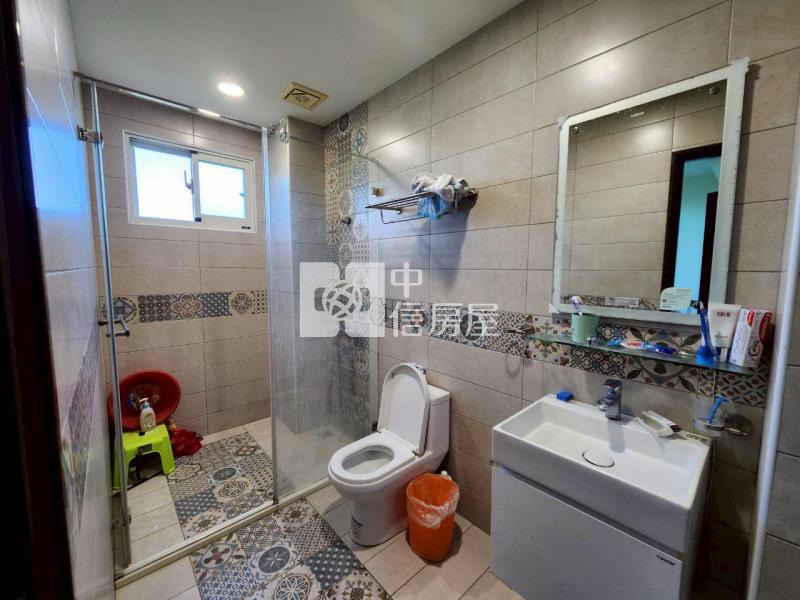 A1-47大車庫有電梯別墅房屋室內格局與周邊環境