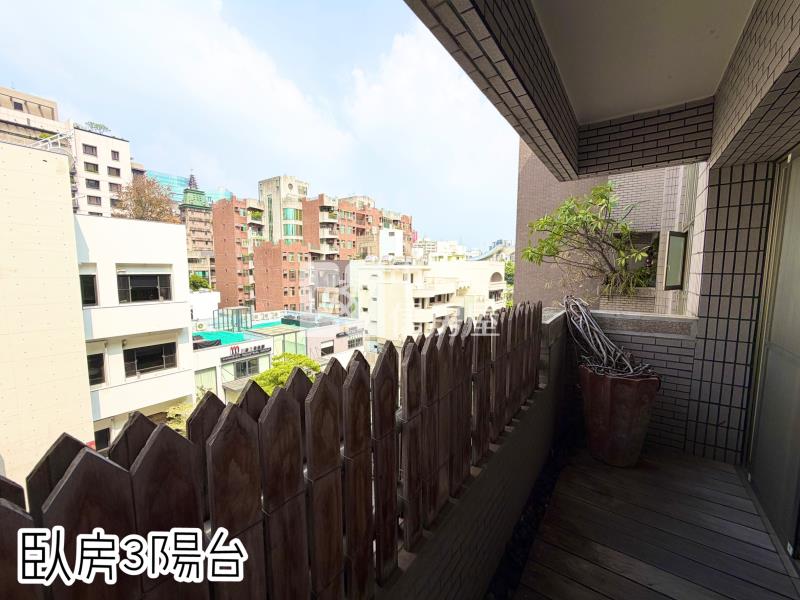 台中勤美草悟道藝文商圈｜一層一戶大空間華廈房屋室內格局與周邊環境