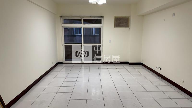 台北比佛利大客廳4房+車位房屋室內格局與周邊環境