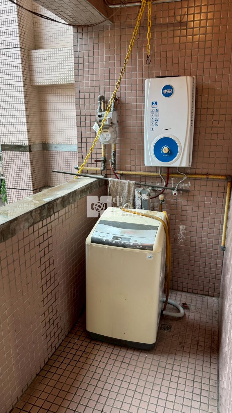台北比佛利大客廳4房+車位房屋室內格局與周邊環境