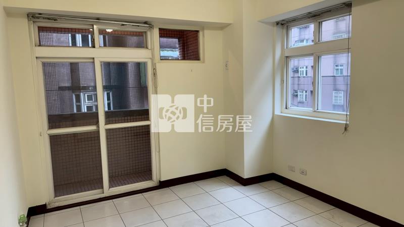 台北比佛利大客廳4房+車位房屋室內格局與周邊環境