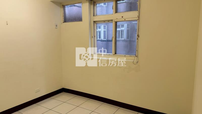 台北比佛利大客廳4房+車位房屋室內格局與周邊環境