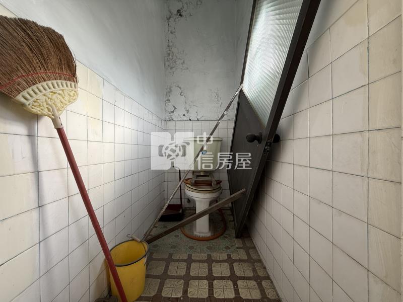 里港市場旁透天店住房屋室內格局與周邊環境