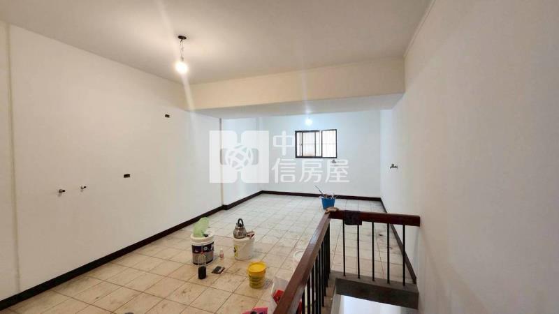 5W94體育園區透天金店面房屋室內格局與周邊環境