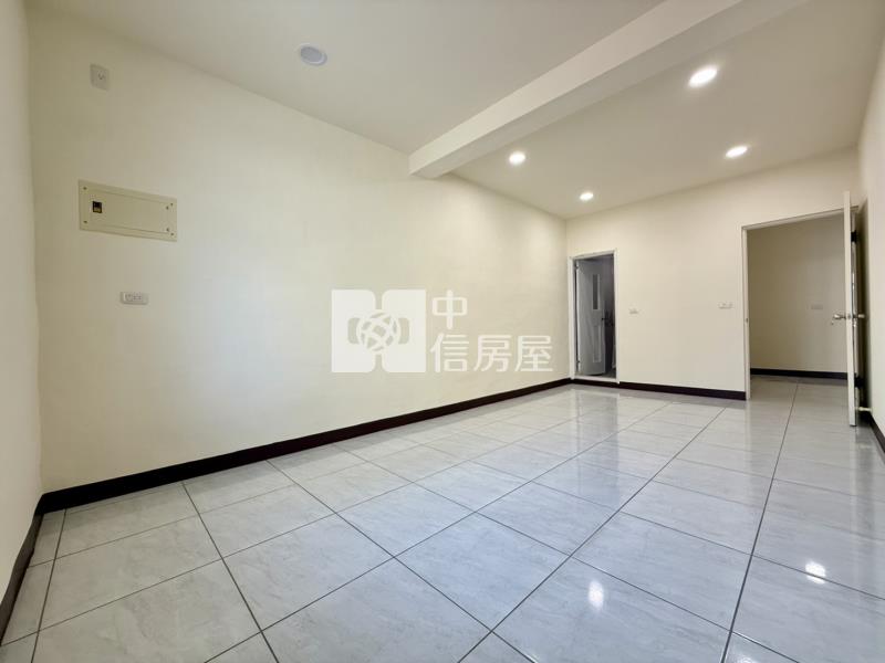 吉峰國小旁七米大面寬全新整理美透天房屋室內格局與周邊環境