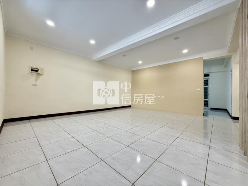 吉峰國小旁七米大面寬全新整理美透天房屋室內格局與周邊環境