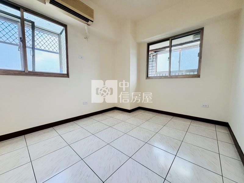 南投景觀三房車位華廈房屋室內格局與周邊環境