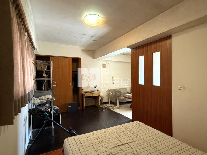 華納社區透天邊間庭院別墅房屋室內格局與周邊環境