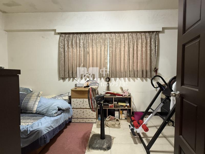 華納社區透天邊間庭院別墅房屋室內格局與周邊環境